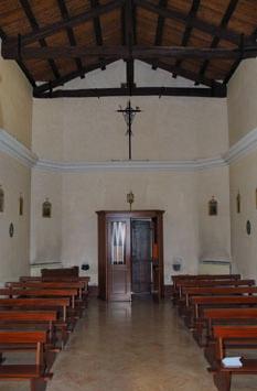 Chiesa dei Santissimi Angeli Custodi - Interno, vista altare