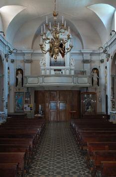 Chiesa di San Michele Arcangelo - Interno, vista altare