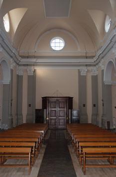 Chiesa di San Bartolomeo Apostolo - Interno, vista altare&#10;&#10;